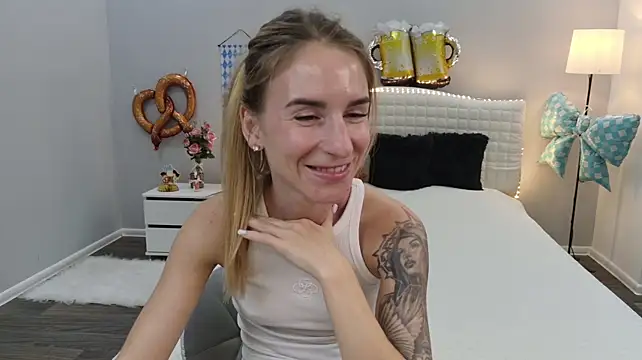 DeboraHorny webcam