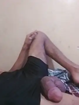 ovar12 live cam on StripChat