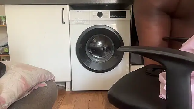 nanaisbackk webcam
