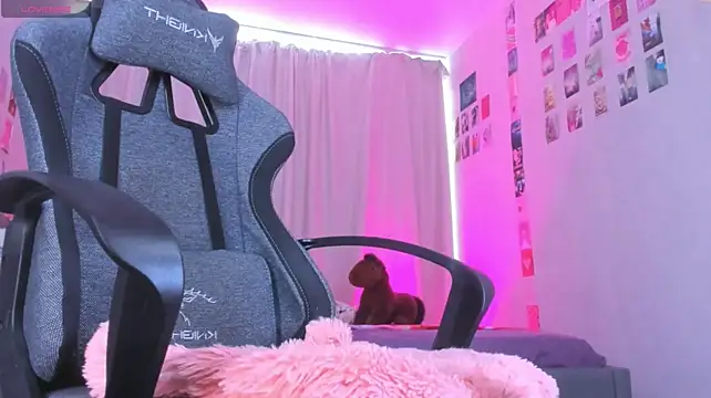 Eva_Harper webcam