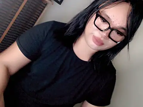 ItsmeNikitaDragon webcam