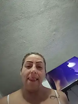 maynor_1998 live cam on StripChat