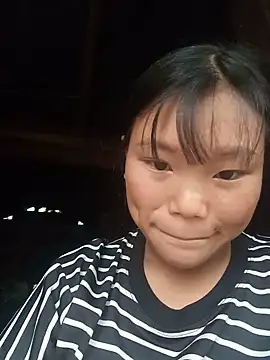 Nhinhi_su