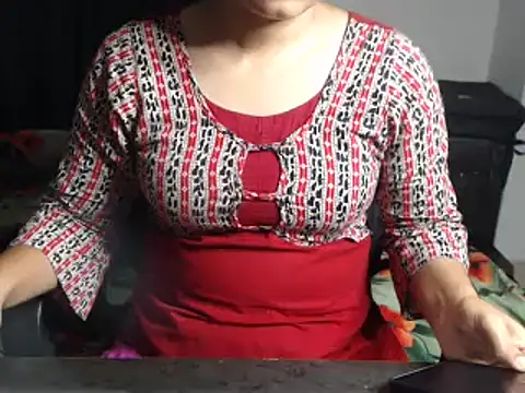 SanihaCurvy