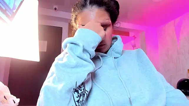 ArielleWilde live cam on StripChat