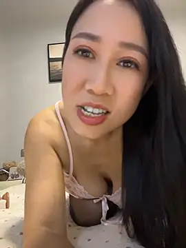 xiaoniangzi18 webcam