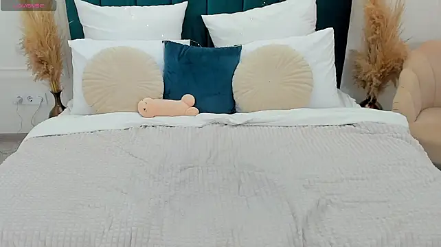 TishaSky webcam