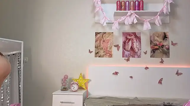 Milly_Lane webcam
