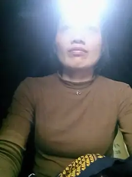 ngan-cute live cam on StripChat