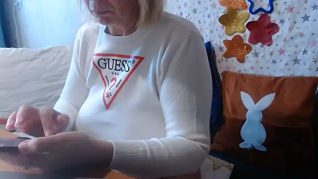 QueenLana live cam preview