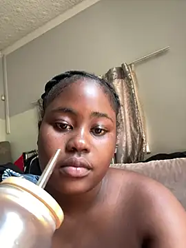 TThickblackpussy1 live cam on StripChat