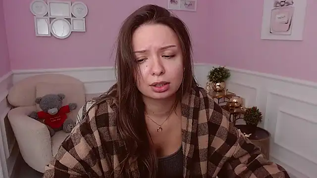 LucySkilar live cam on StripChat