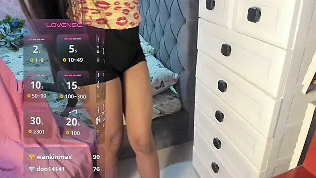 Mica_Jones live cam on StripChat
