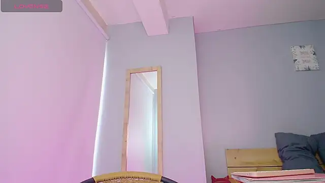 Mia__mattel live cam on StripChat