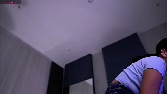 BrezyBella webcam