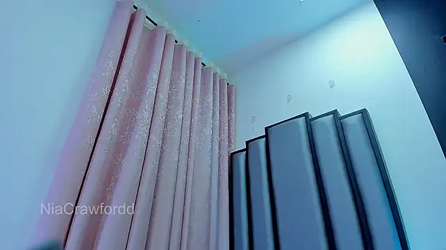 NiaCrawfordd