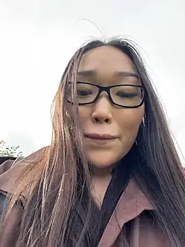 trytomakememoam live cam on StripChat