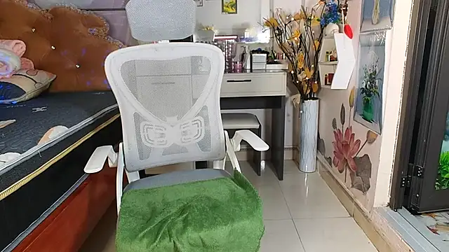 lyly_asian webcam