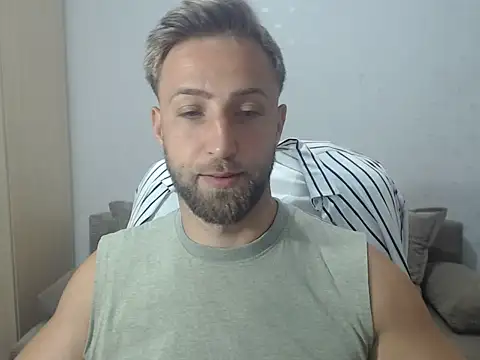 BlondEagleMuscle webcam