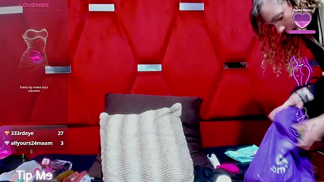 Rochi_Cooper webcam