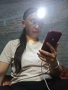 Linda-04 webcam
