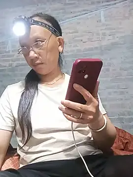 Linda-04 webcam
