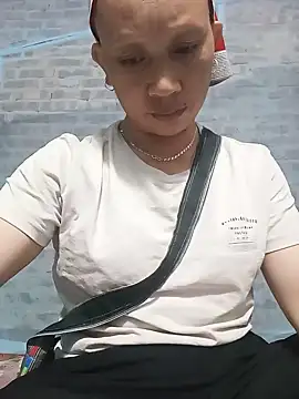 Linda-04 webcam