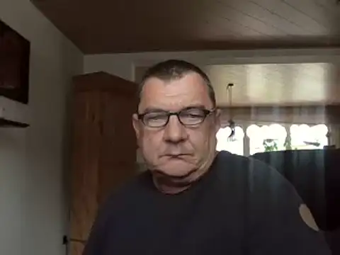 Nobbie444 live cam on StripChat