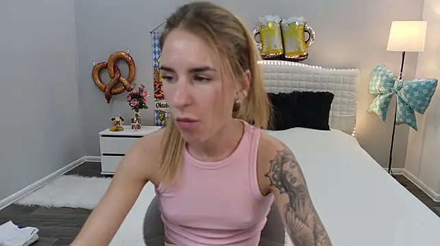 DeboraHorny webcam