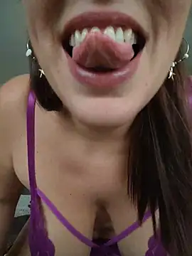 Maya_Brooke webcam