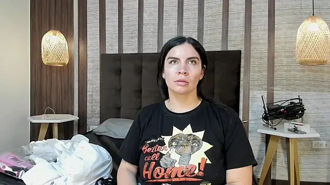 Hannah_Cross webcam