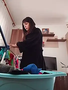 EmmaKrosss live cam on StripChat