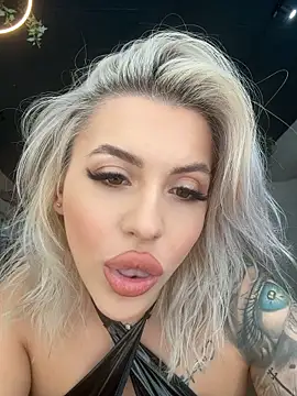 IveySin webcam