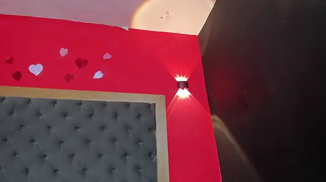 YayaHilton live sex cam