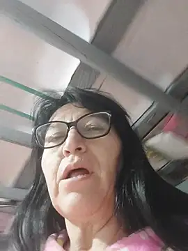 clarita_01 live cam on StripChat