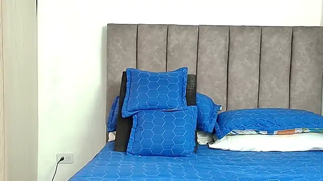 karina_lewis_ webcam