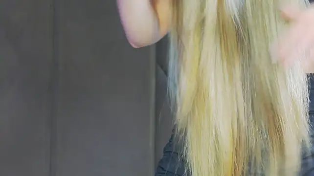 MarilynNova webcam