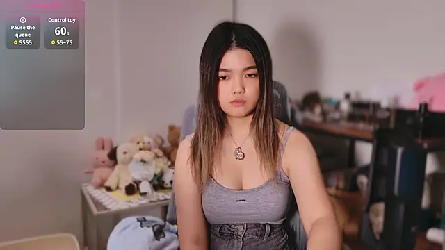 c-xuxu150 live cam on StripChat