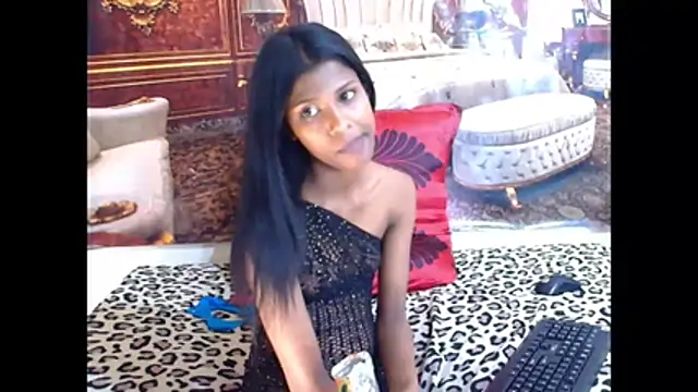 IndianSilkySpice live cam on StripChat