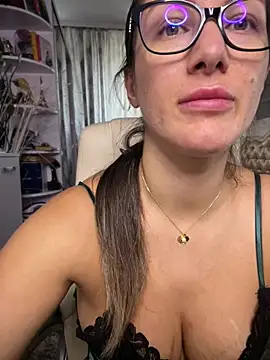 HotXMom_ webcam