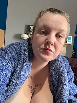 busty-bella1 webcam