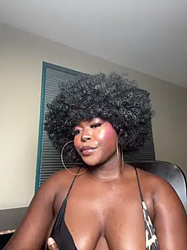 WomanNextdoor1 webcam
