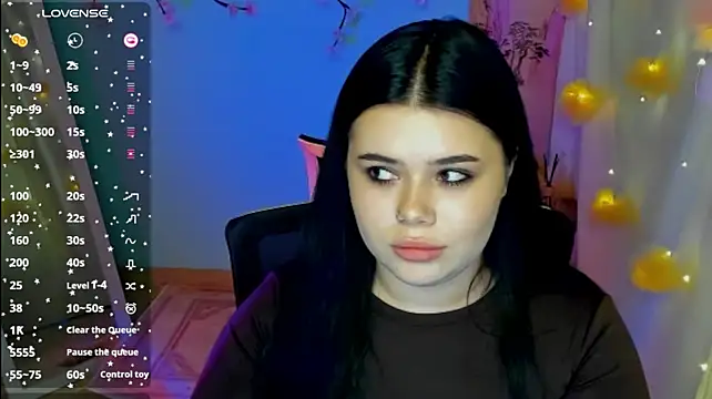 Mona_Esty webcam