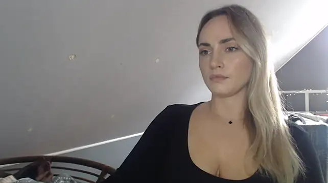 ScarlettSensitive live cam on StripChat