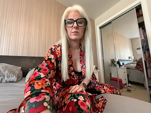 Laylaskyexx webcam