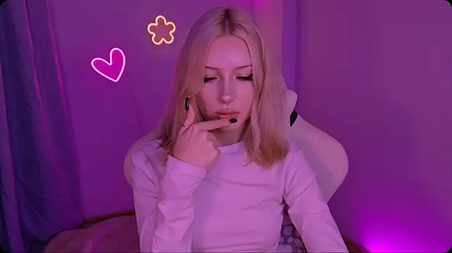 SashaQuin webcam