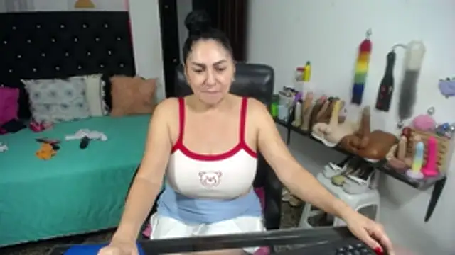 mature_bigboobs10 webcam