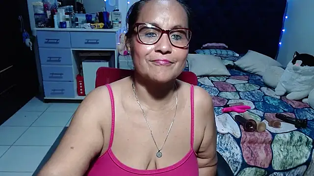 pervert_mommy_ live cam on StripChat