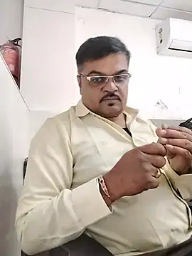 Desi_Gujju_Boy live cam on StripChat