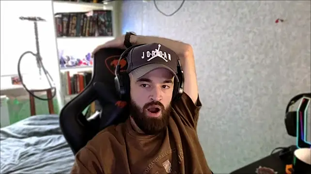 _Serious_Man webcam